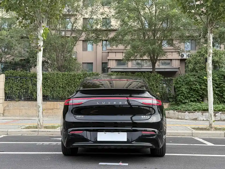 Luxeed R7