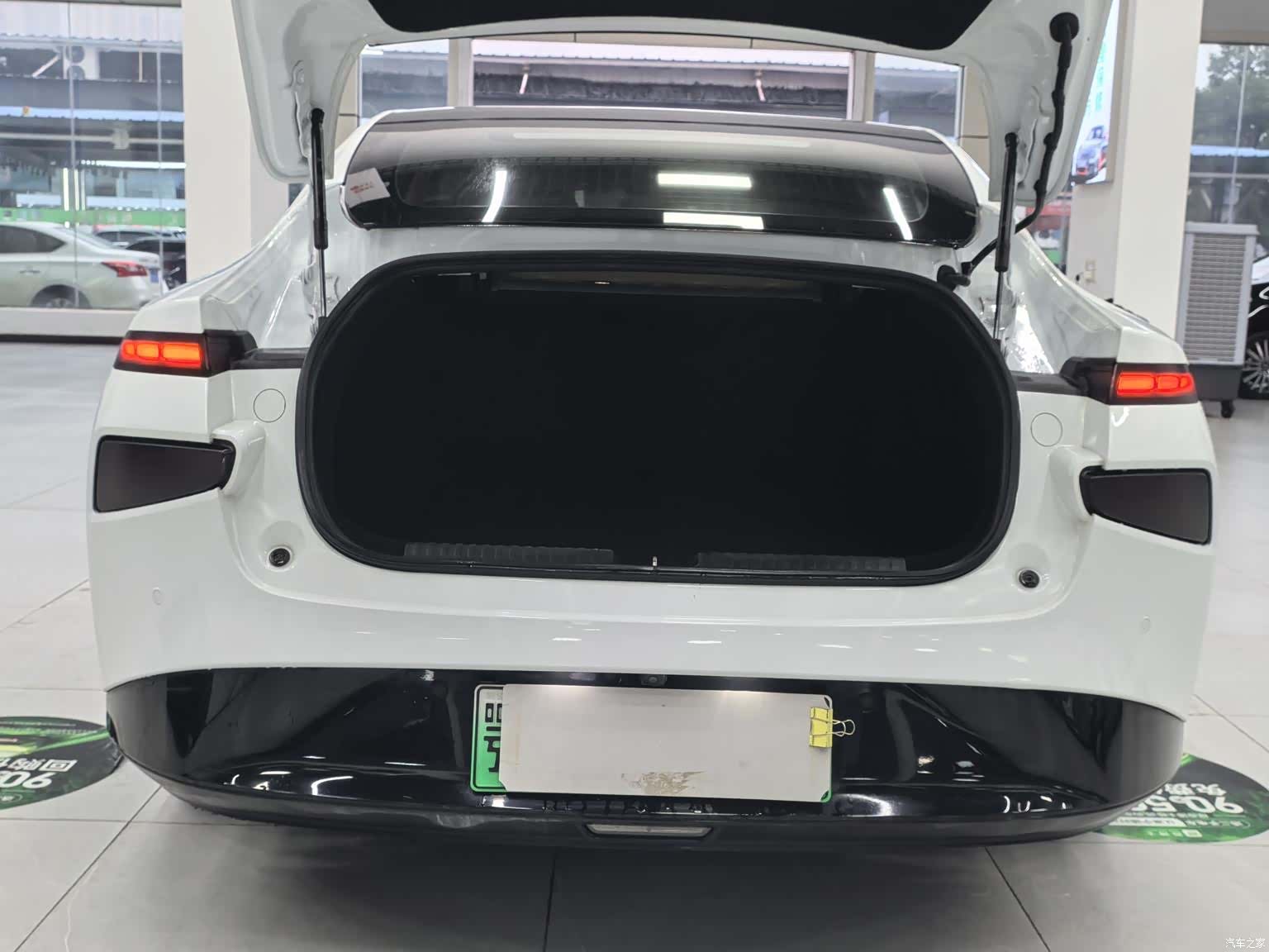 Xpeng P7, 2021 15