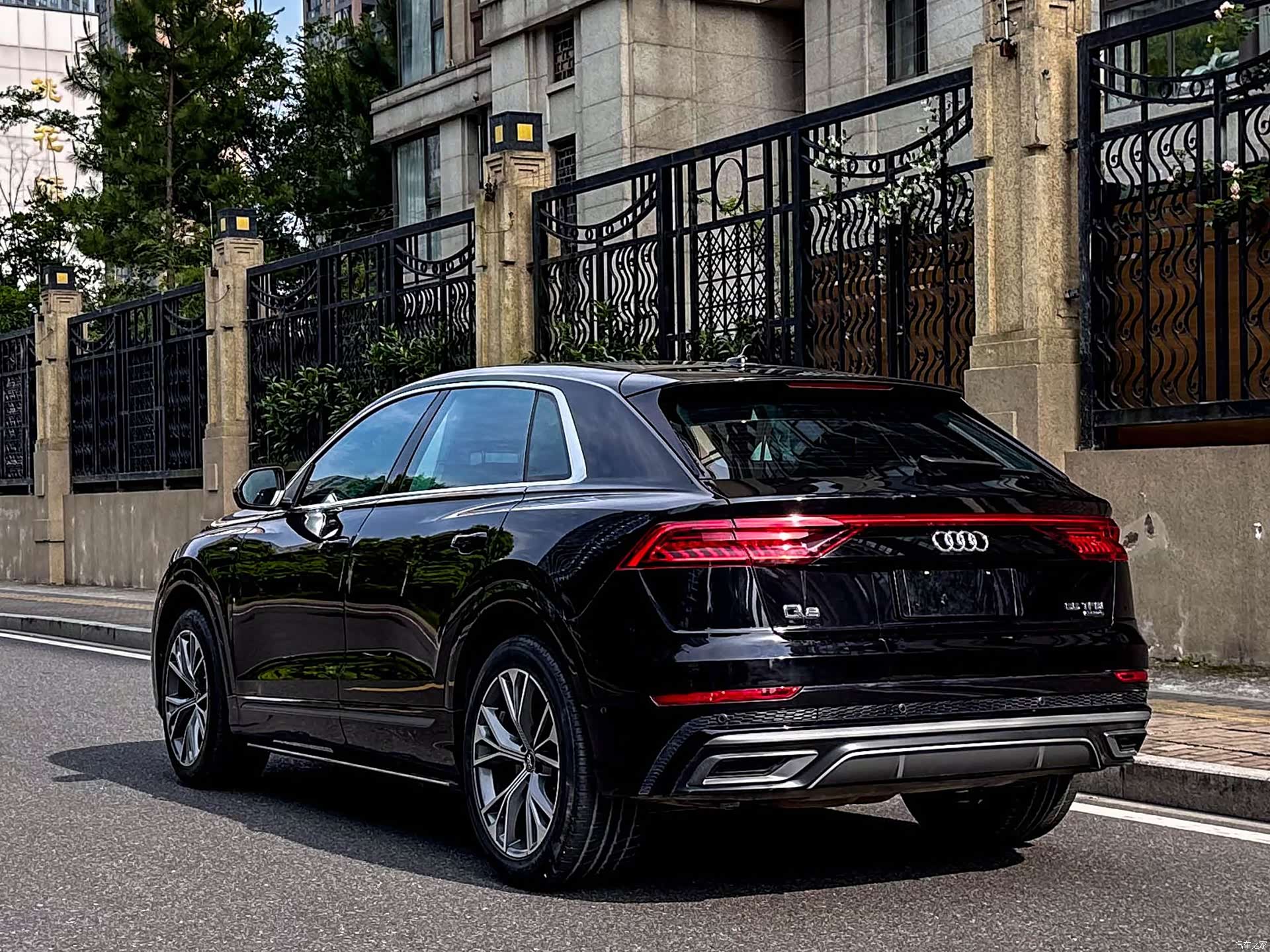 Audi Q8, 2020 4