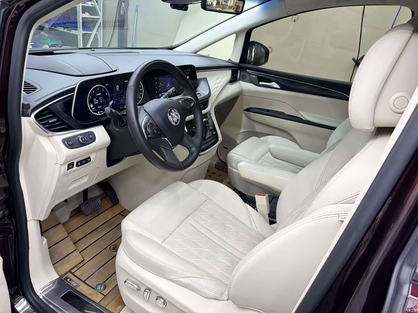 Buick GL8, 2021 4