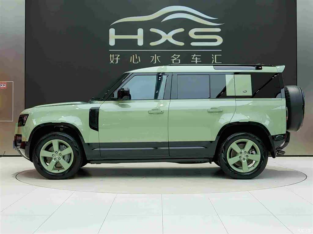 Land Rover Defender, 2023 3