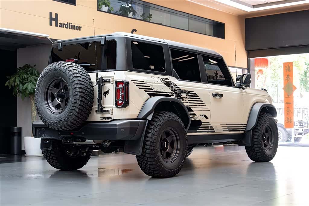 Ford Bronco, 2025 4