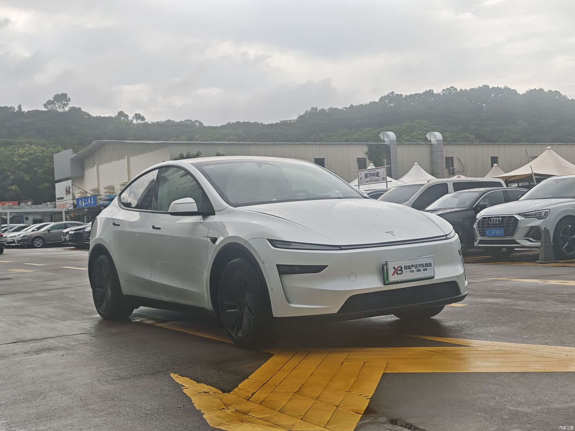 Tesla Model Y, 2025 3