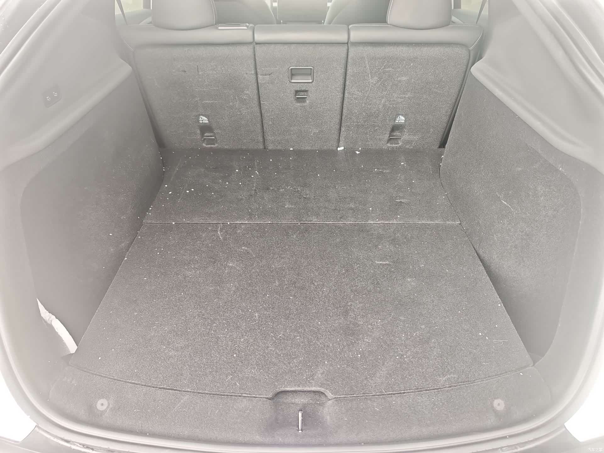 Tesla Model Y, 2025 10