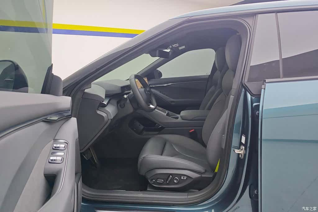 Xpeng P7, 2025 9