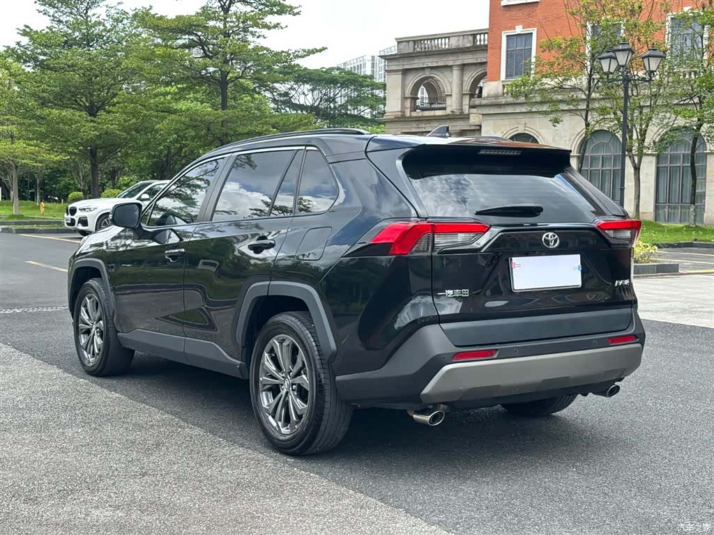 Toyota RAV4, 2024 17