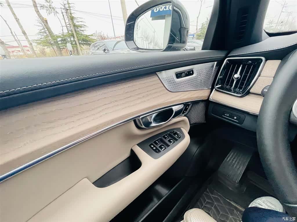 Volvo XC90, 2025 17