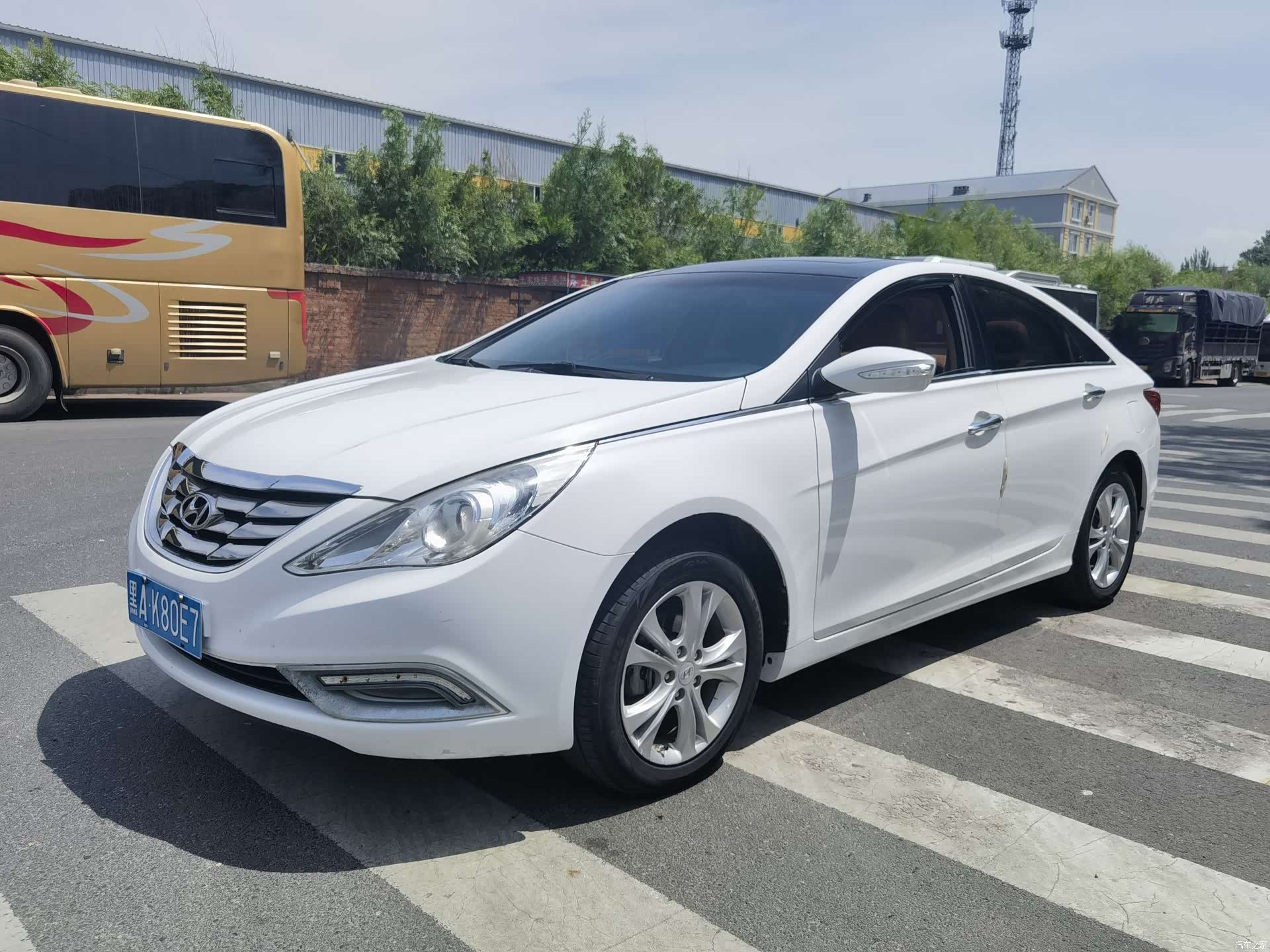 Hyundai Sonata, 2012 1