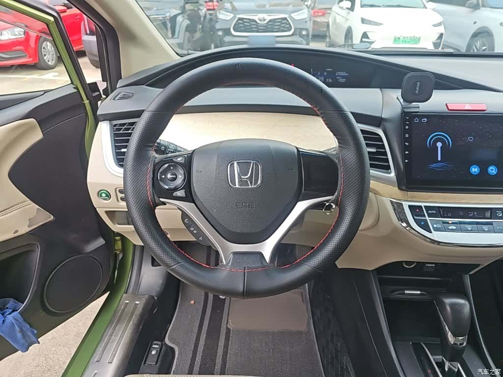 Honda Jade, 2014 11