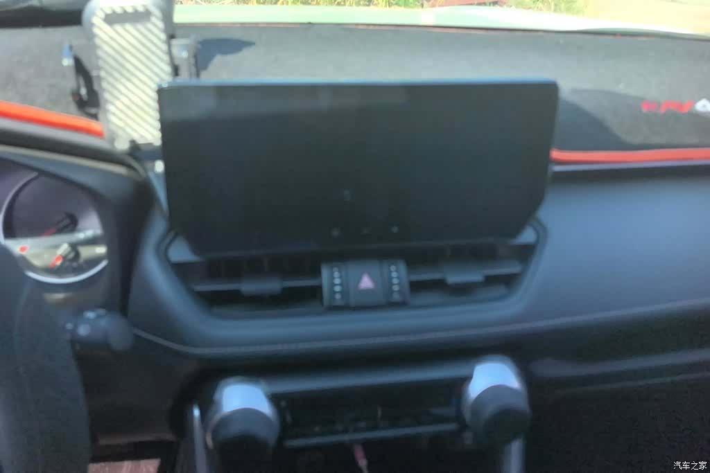Toyota RAV4, 2023 13