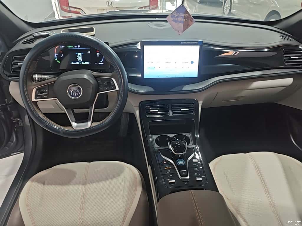 BYD Qin, 2025 10