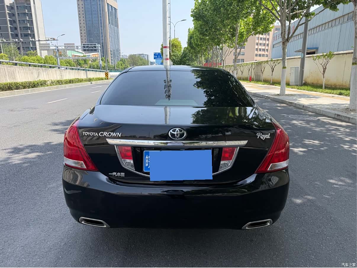 Toyota Crown, 2012 6