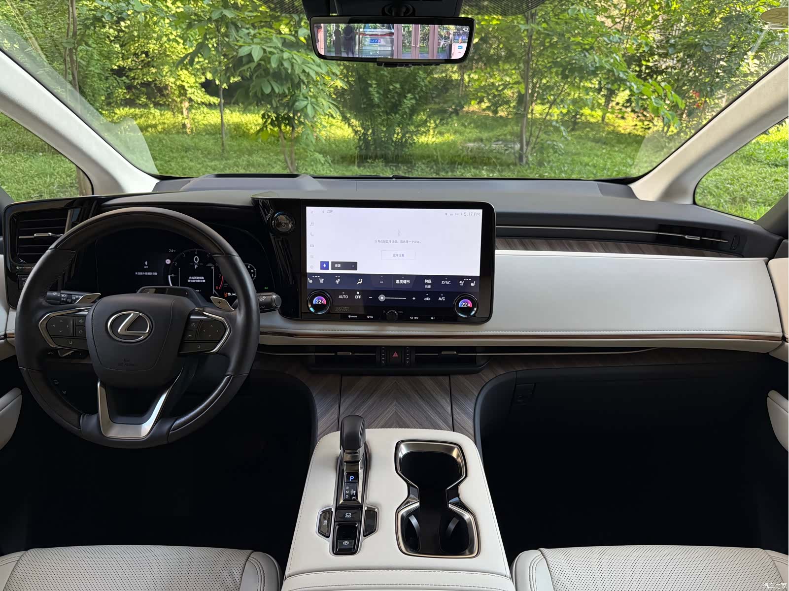 Lexus LM, 2025 12