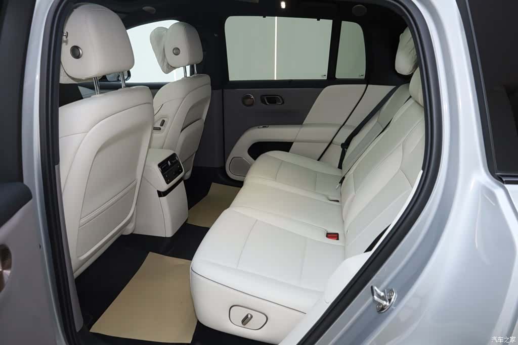 Li Auto i6, 2025 21
