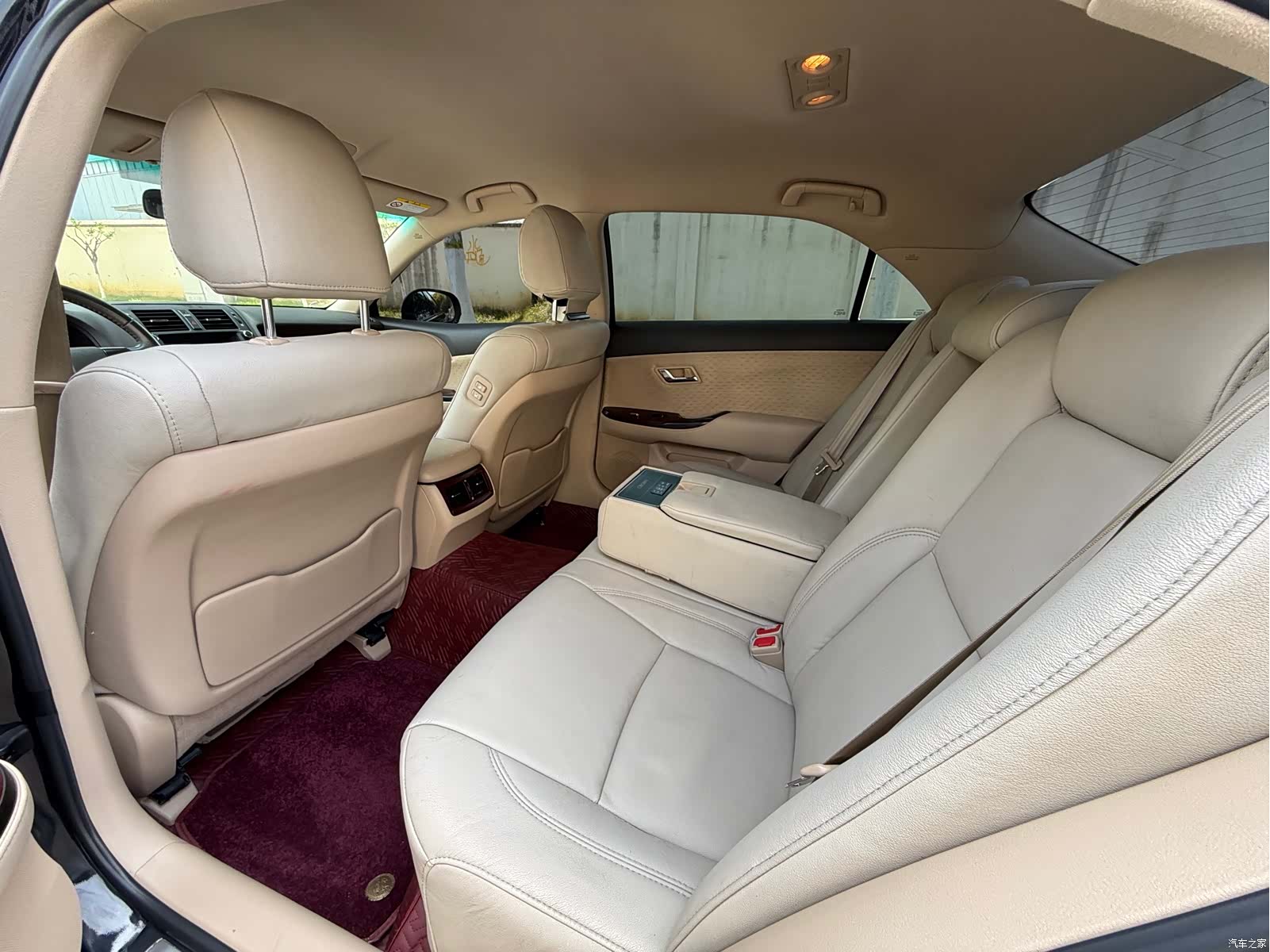 Toyota Crown, 2012 10