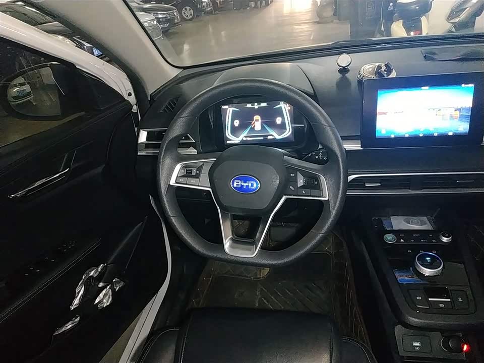BYD e2