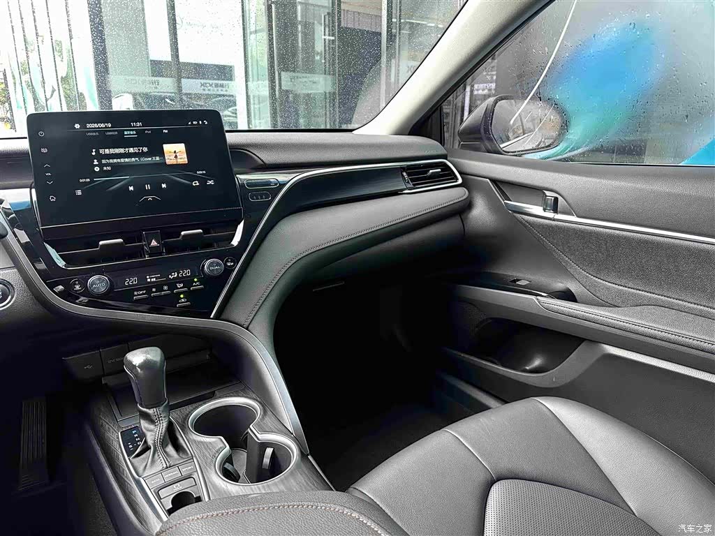 Toyota Camry, 2023 21