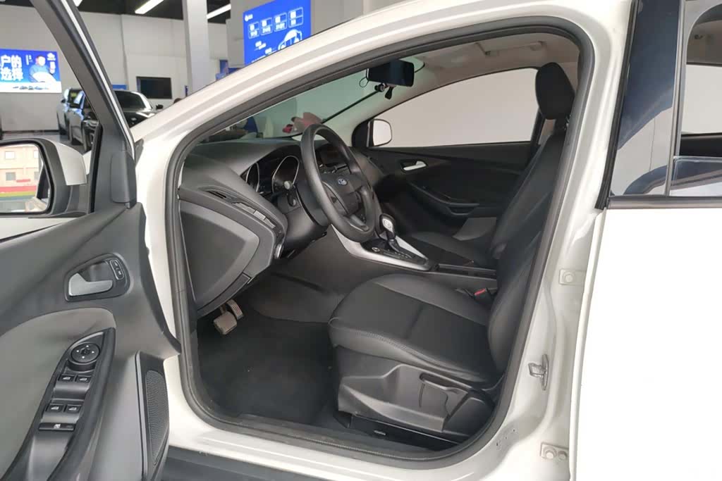 Ford Focus, 2016 9