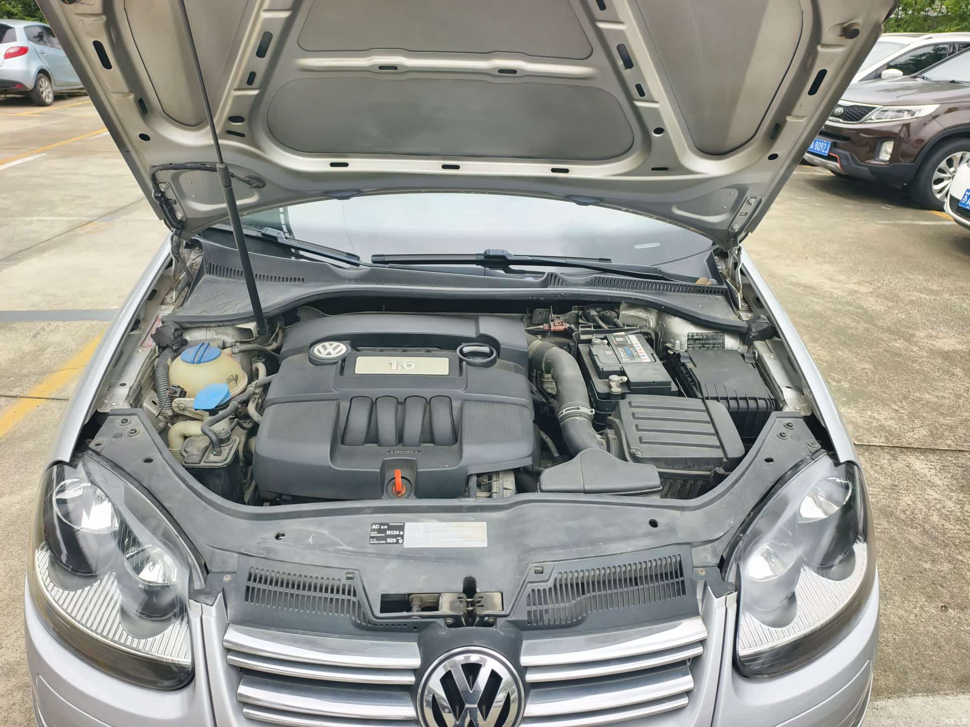 Volkswagen Sagitar, 2011 12