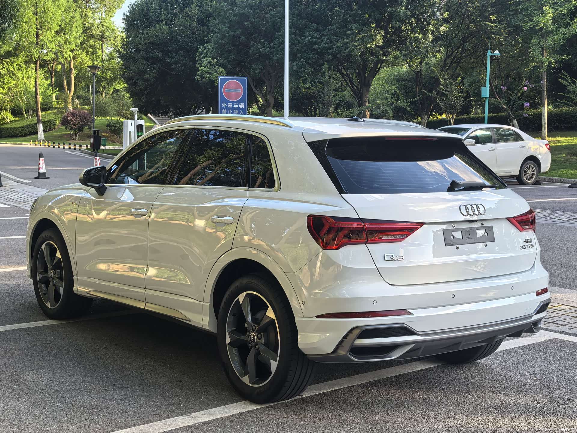 Audi Q3, 2023 16