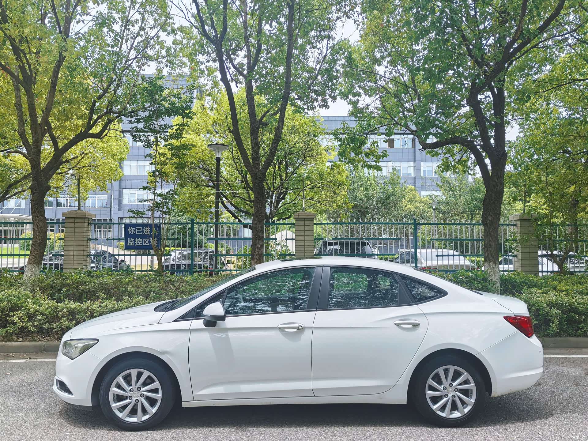Buick Verano, 2017 12