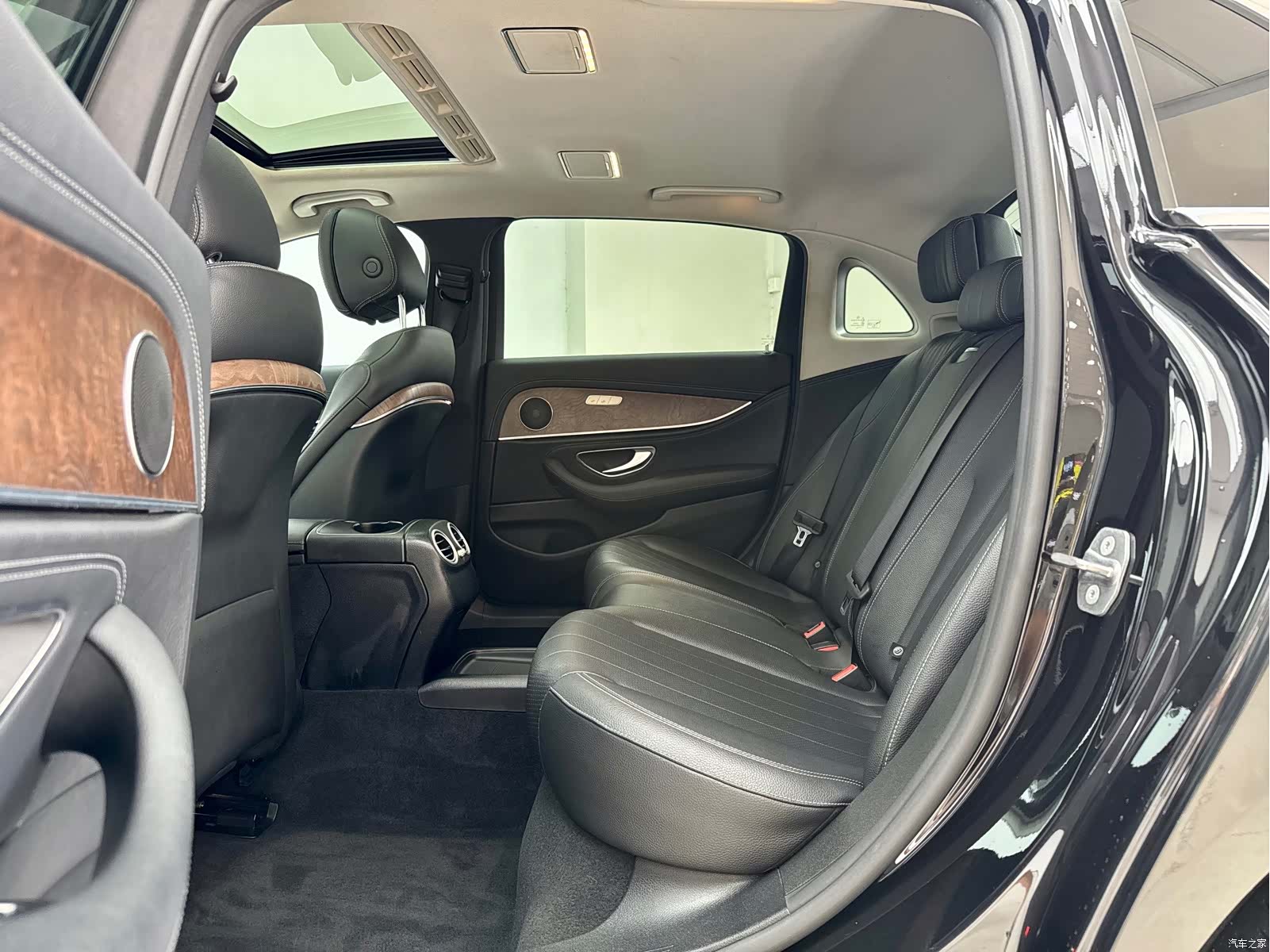 Mercedes-Benz E-Class, 2019 9