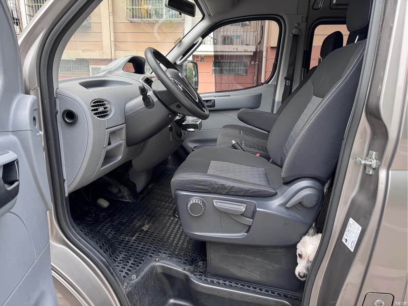 Maxus V80, 2022 9