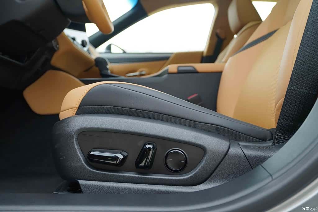Lexus ES, 2026 13