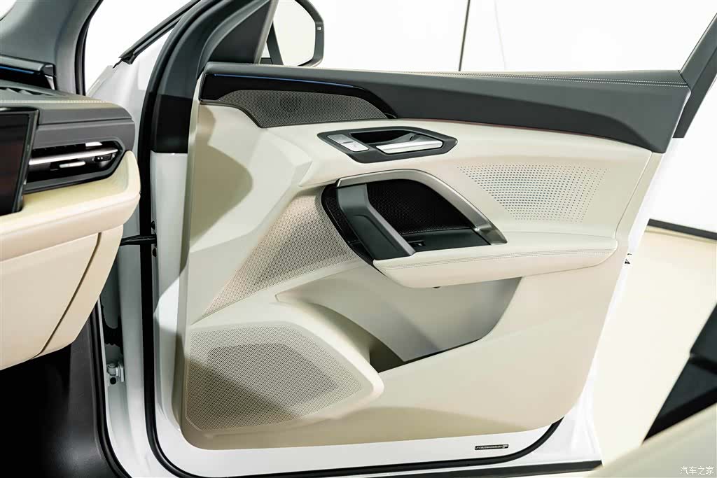 Audi Q5L, 2026 16