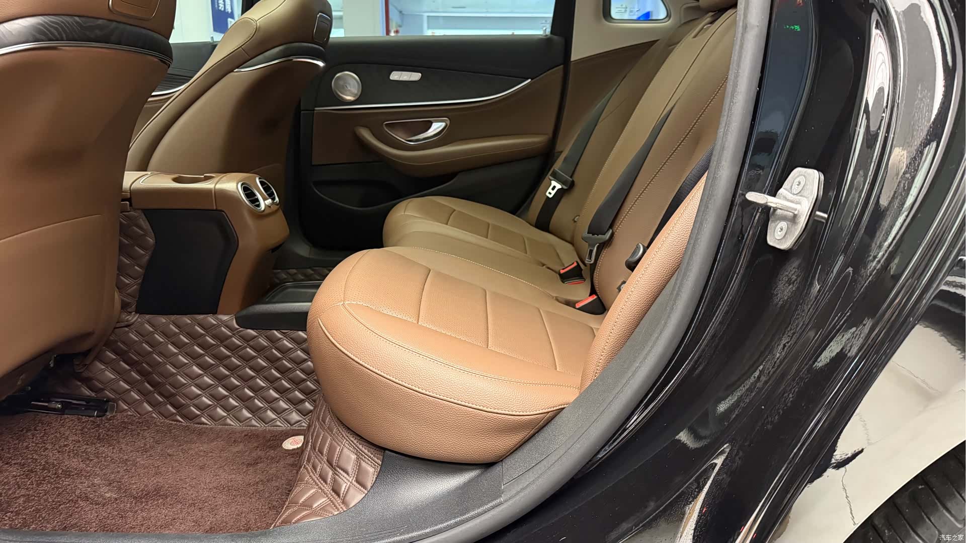 Mercedes-Benz E-Class, 2019 10