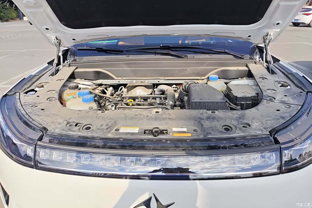 DongFeng eπ008, 2024 10