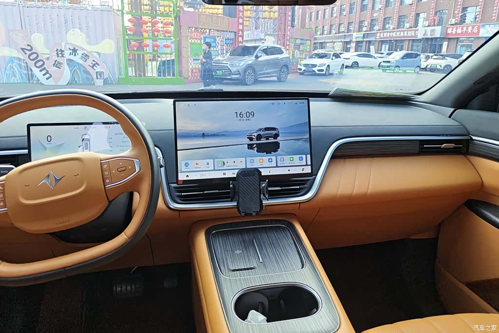 DongFeng eπ008, 2024 13