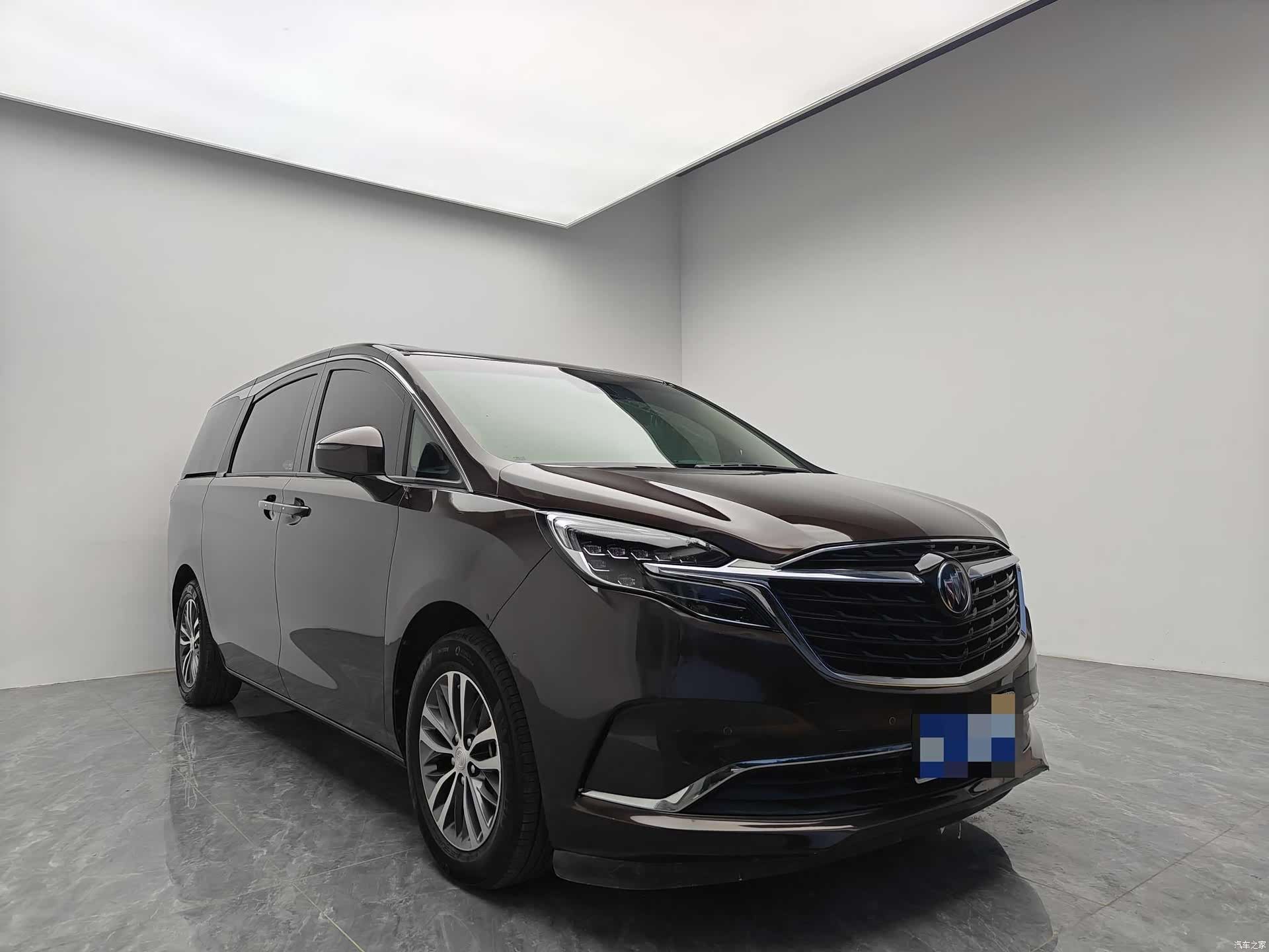 Buick GL8, 2021 3