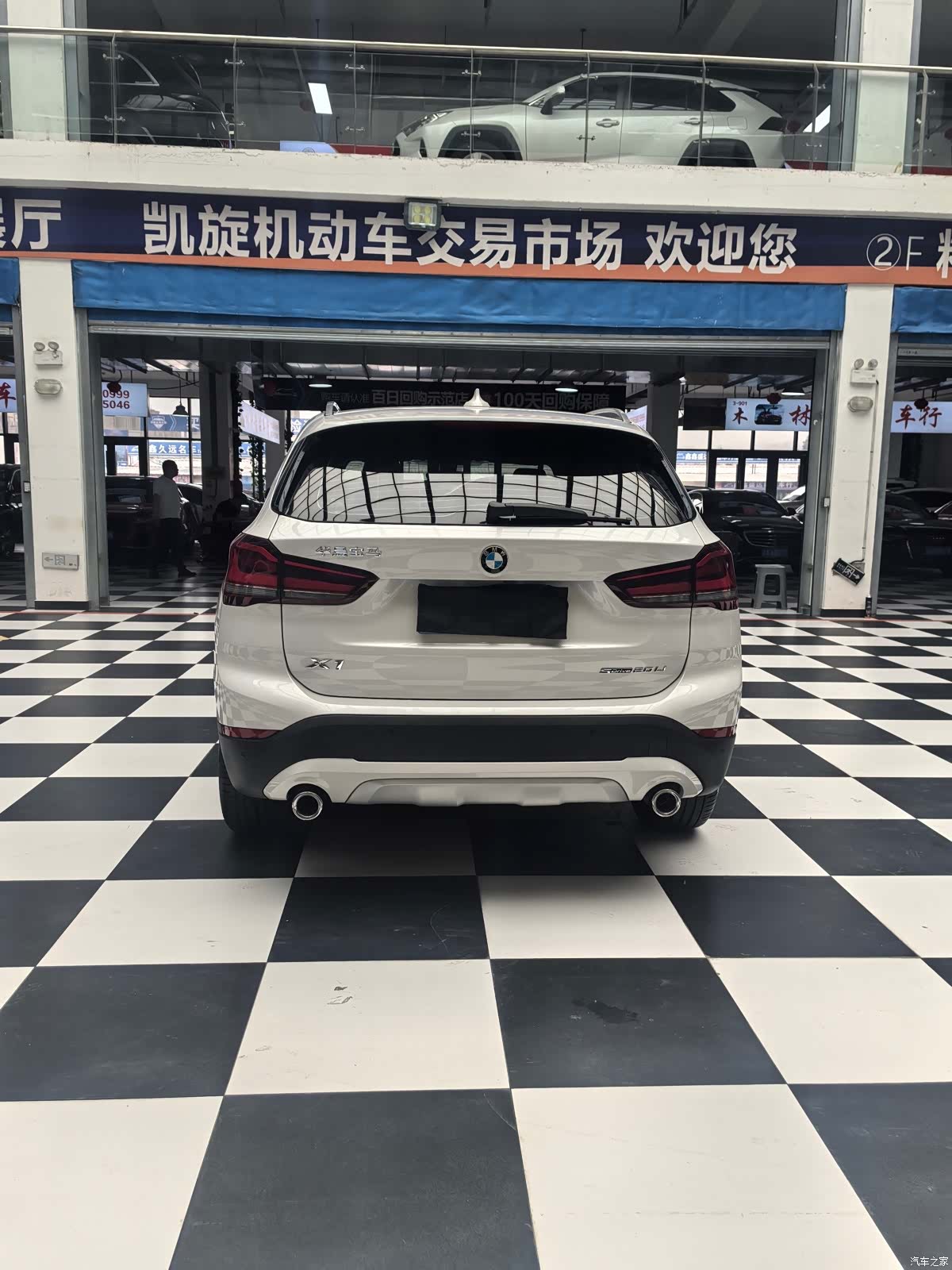 BMW X1, 2022 все фото