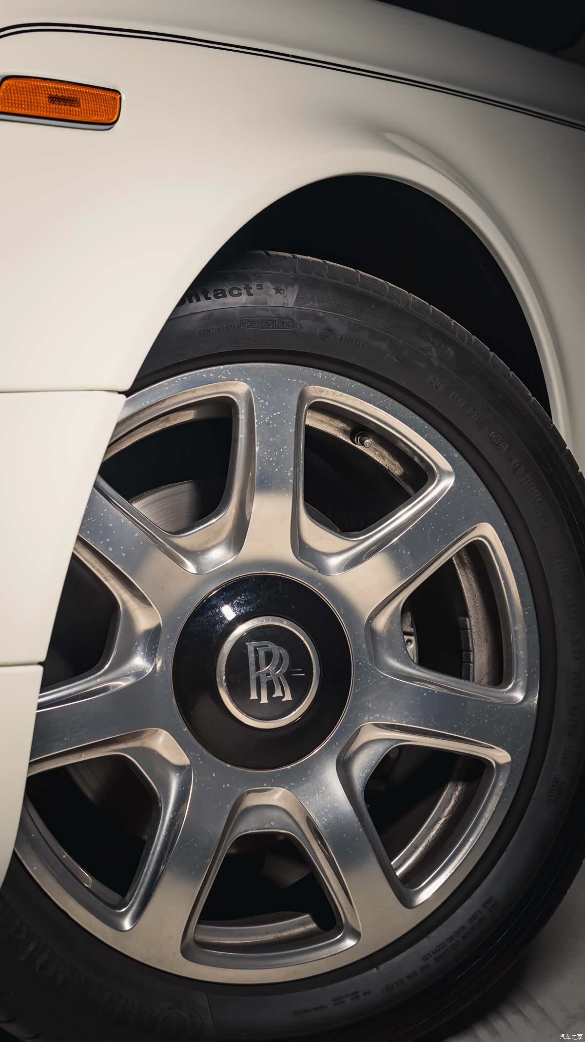 Rolls-Royce Phantom, 2015 20