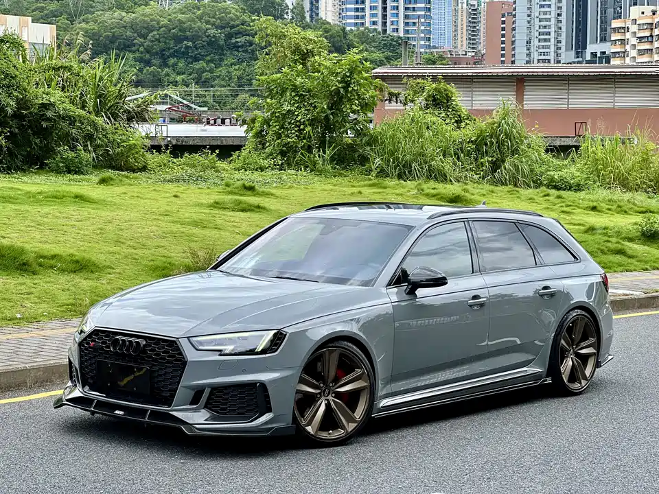 Audi RS 4