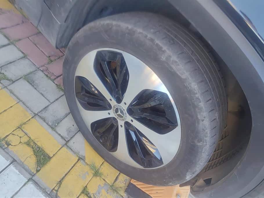 Mercedes-Benz GLB Mercedes-Benz GLB
