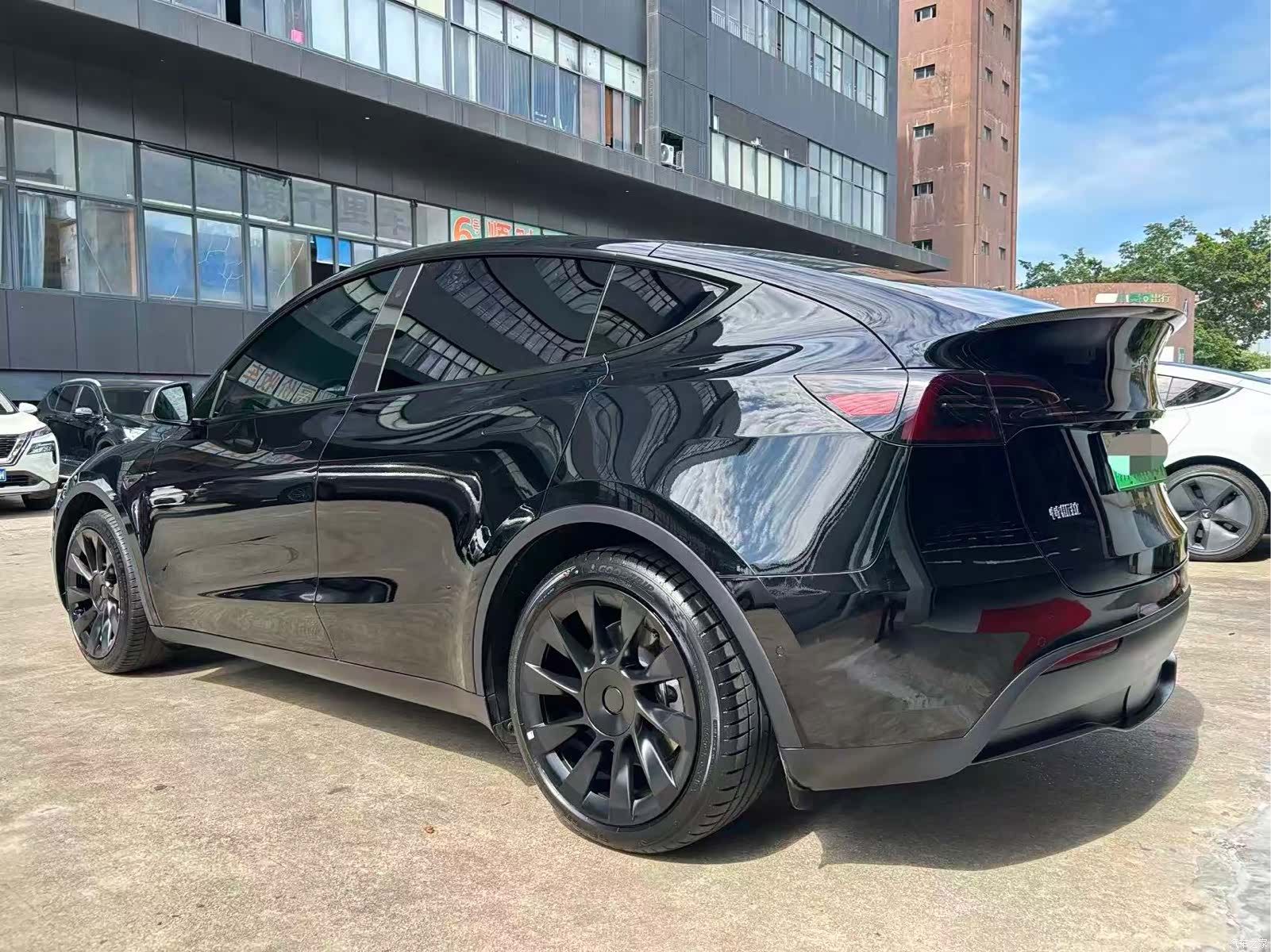 Tesla Model Y, 2023 9