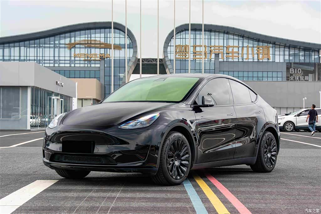 Tesla Model Y, 2022 1