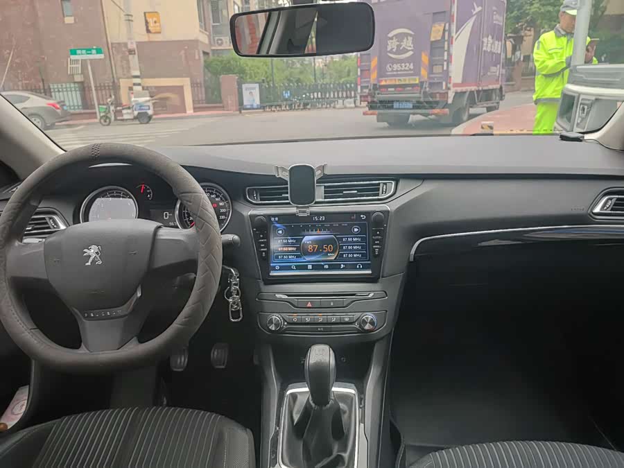 Peugeot 408 2015, фото 5