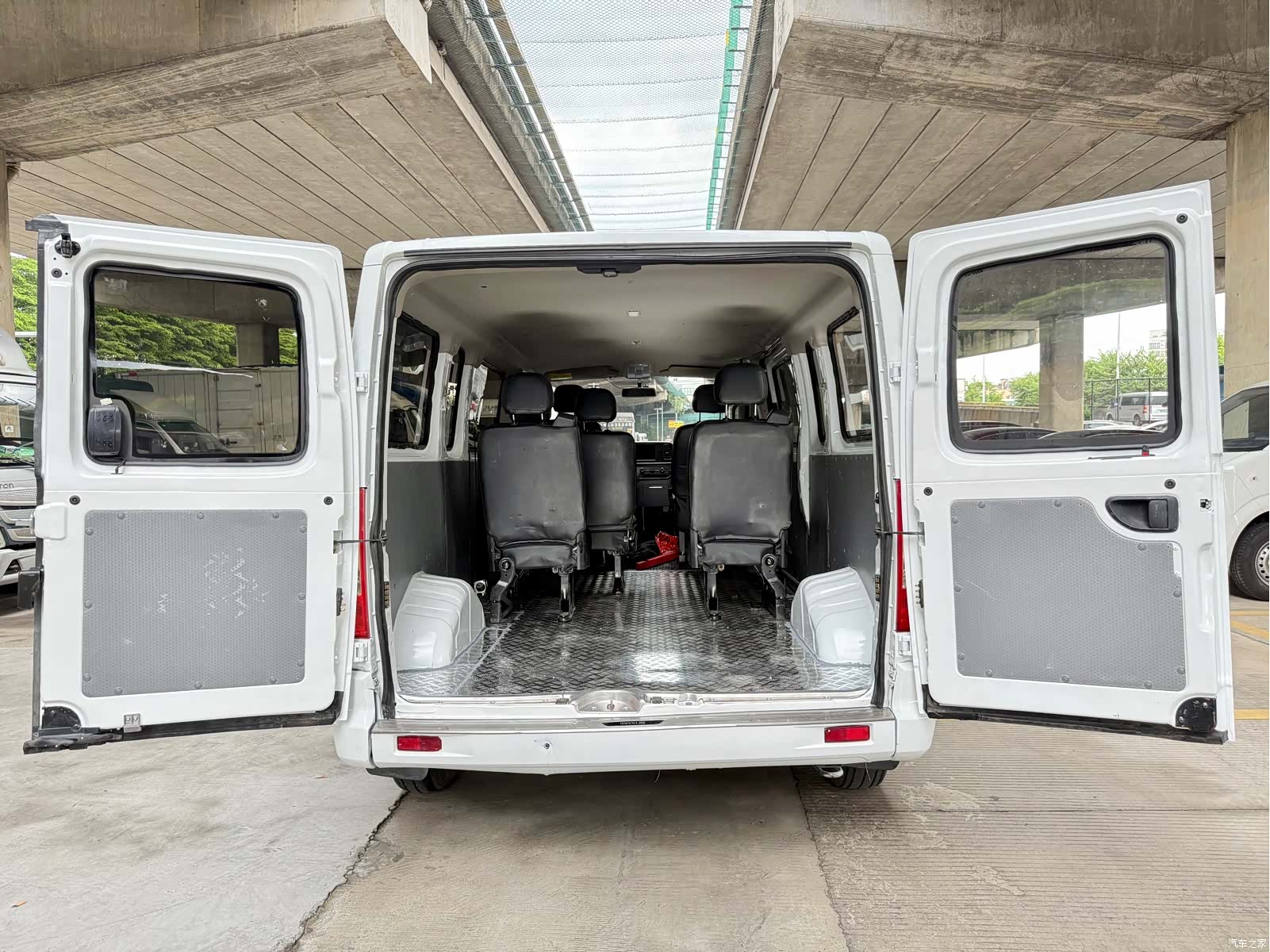 Maxus V80, 2023 9