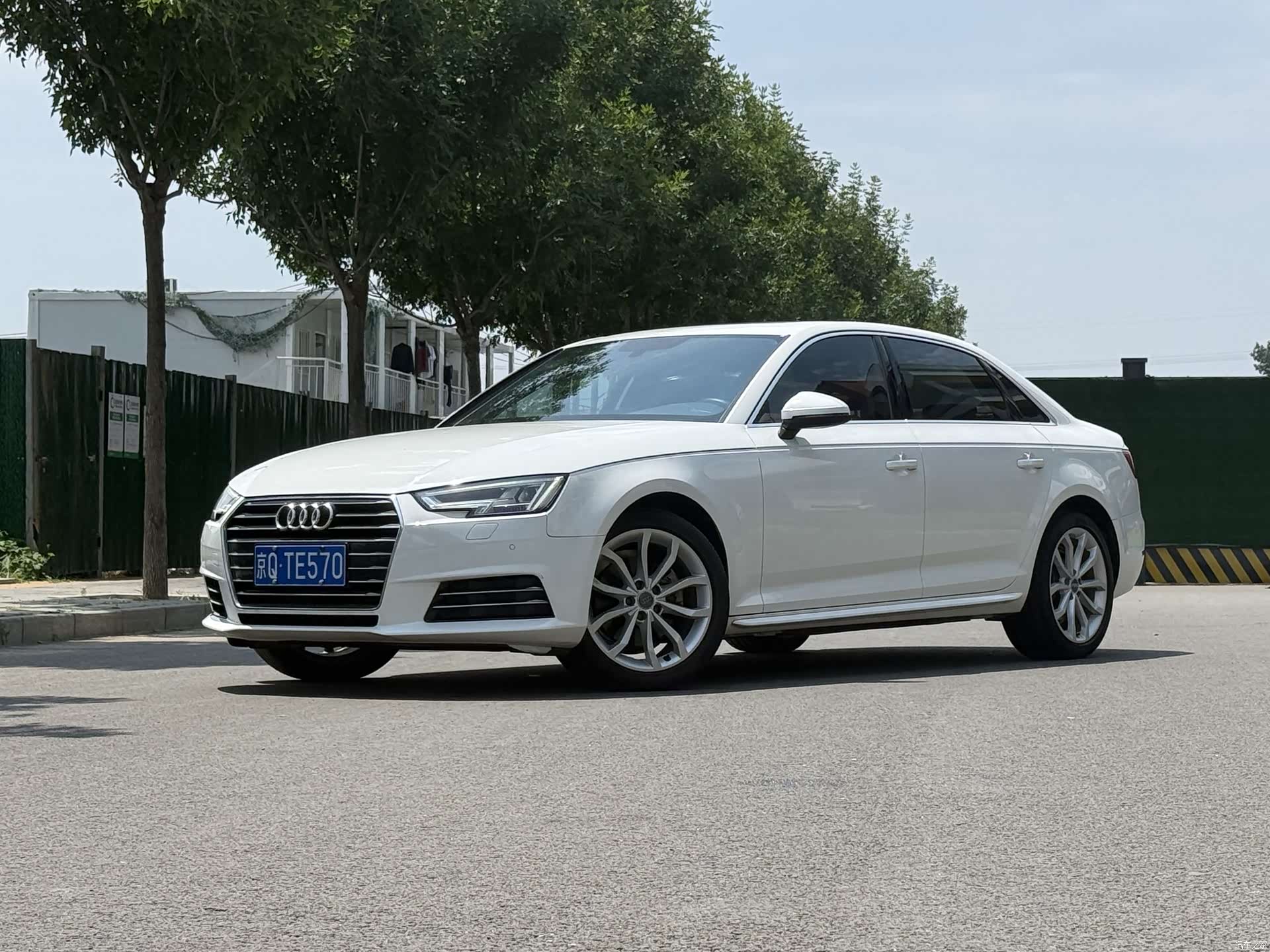 Audi A4L, 2017 1