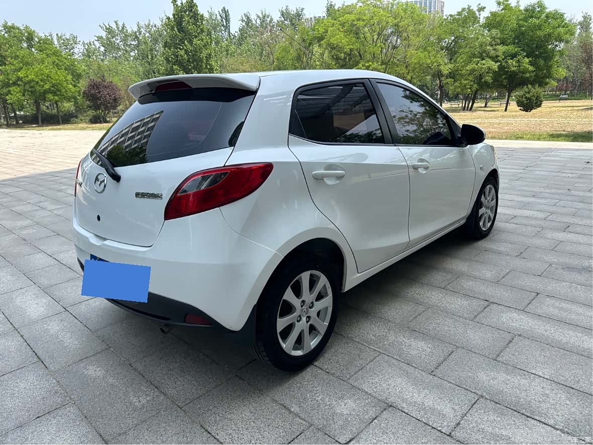 Mazda 2, 2011 3