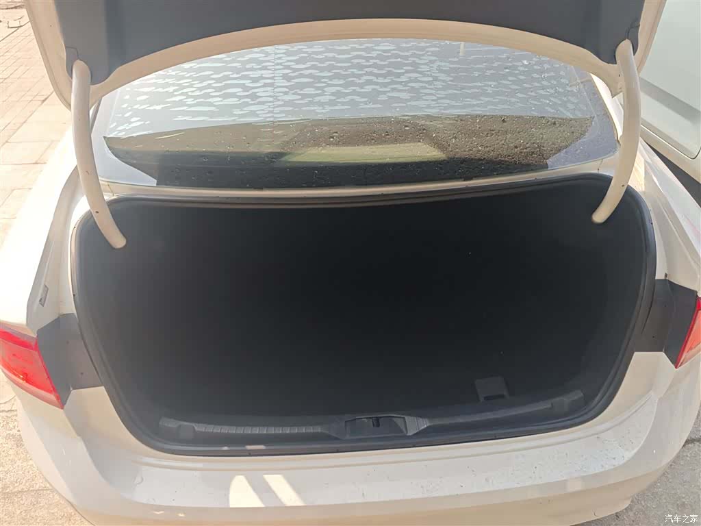 Volkswagen Lamando, 2015 18