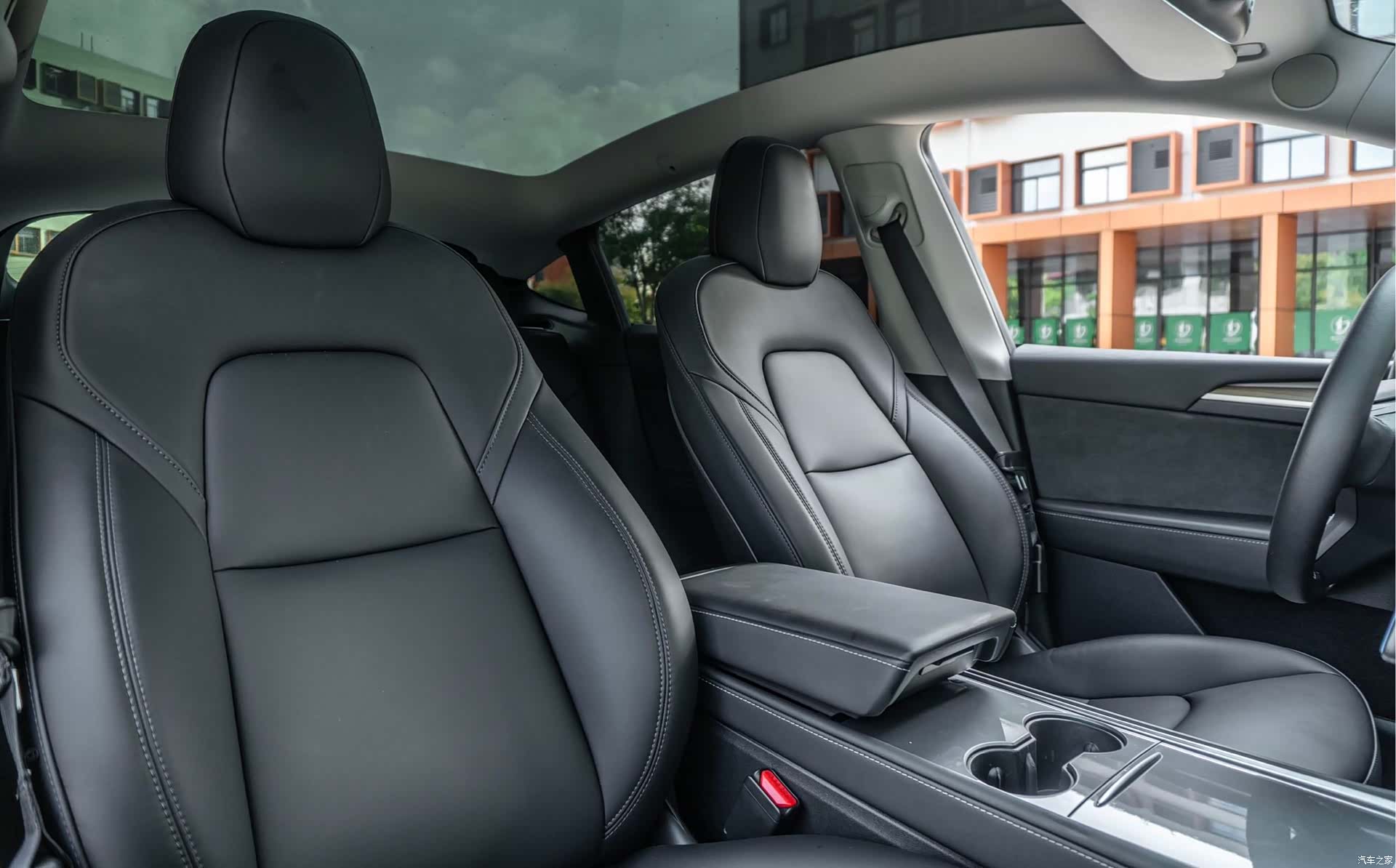 Tesla Model Y, 2023 7