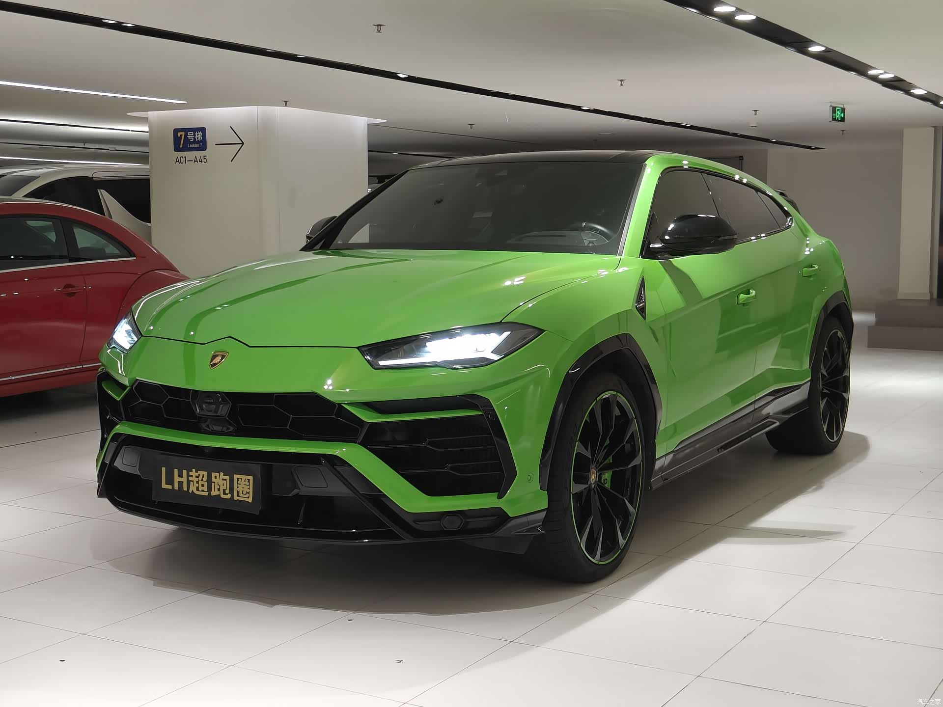 Lamborghini Urus, 2021 1
