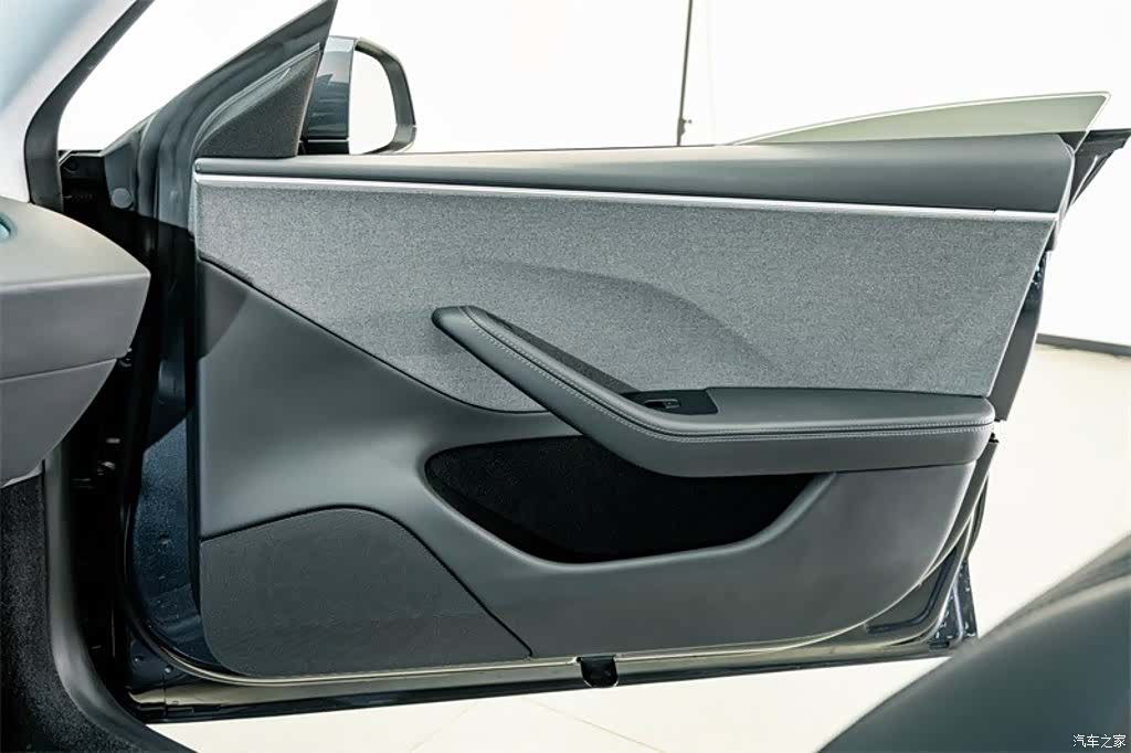 Tesla Model 3, 2024 16