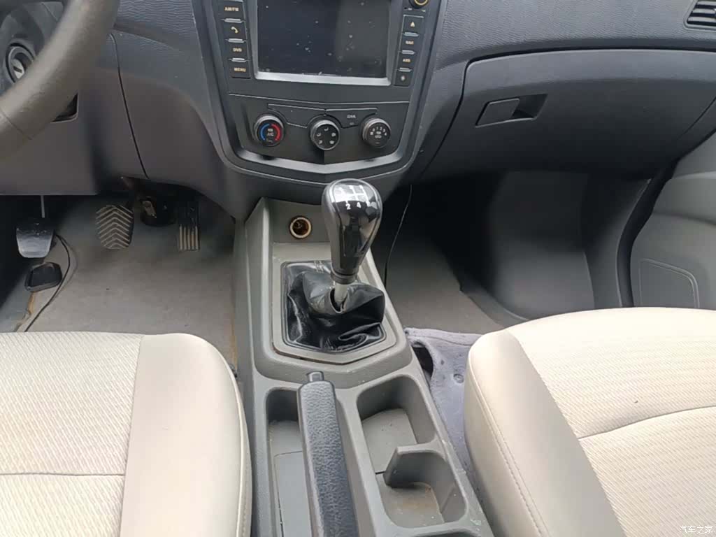 Wuling L3C, 2016 14