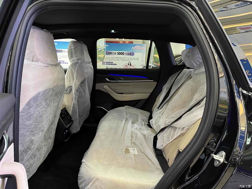 Geely Xingyue L, 2026 7