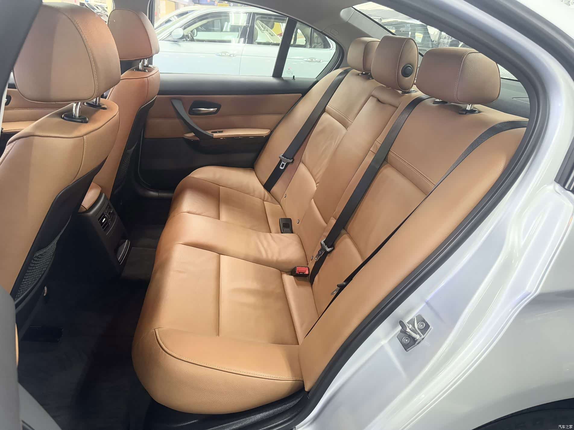 BMW 3 Series, 2011 16